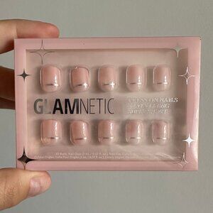 NEW (opened/no box) Glamnetic Press-On Nails in Silver Lining